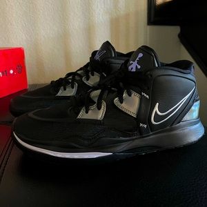 Kyrie Infinity Basketball Shoes